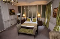 Cross Hands Hotel by Greene King Inns Hotels in Dyrham and Hinton