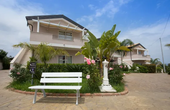 博爾戈義大利可住宅酒店