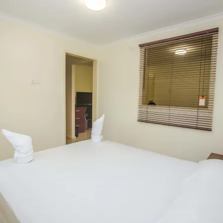 Renaissance LodgePlus Отели рядом с достопримечательностью «Заповедник Порт-Морсби»