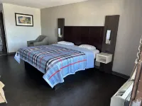 Deluxe Inn - Motels