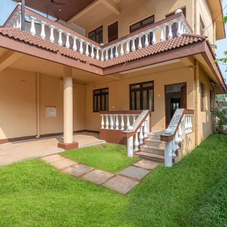 Candolim Beach Stay - 2 Minutes Walk to Beach