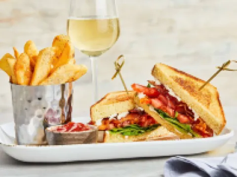 Courtyard Columbus Worthington Hotels in Columbus