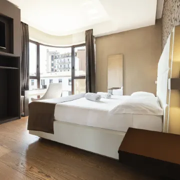 Mokinba Hotels Baviera Отели рядом с достопримечательностью «Ла Скала»