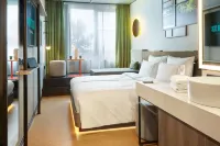 Reverb by Hard Rock Hamburg Hotels near Trattoria Cento Lire