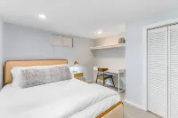 Skyline Blue House in Greenwood Hotels near Ginger Tree