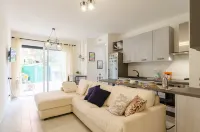 Joivy Flat with Terrace & Parking
