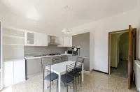 Joivy Family Flat W/3 Balconies, 10 Min to Beach Hotels in Moneglia