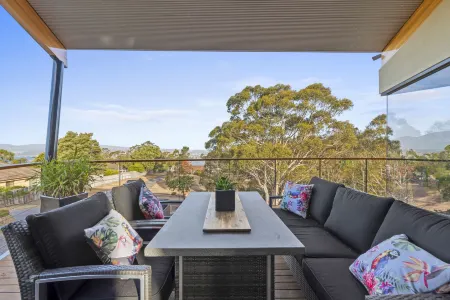 Tree Top Views - 4 Bedroom House Отели в г. Rosetta