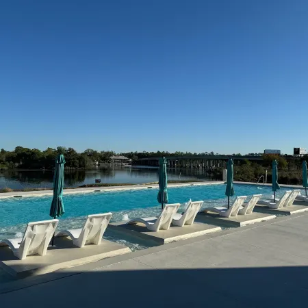 Handsboro Pointe Condo & Suites