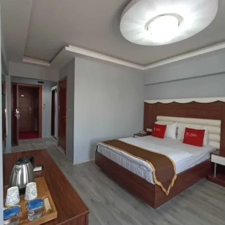 Adali Hotel & Suites