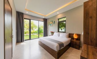 Emerald Garden Retreat