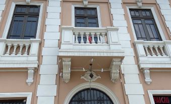 Lima House Hostel