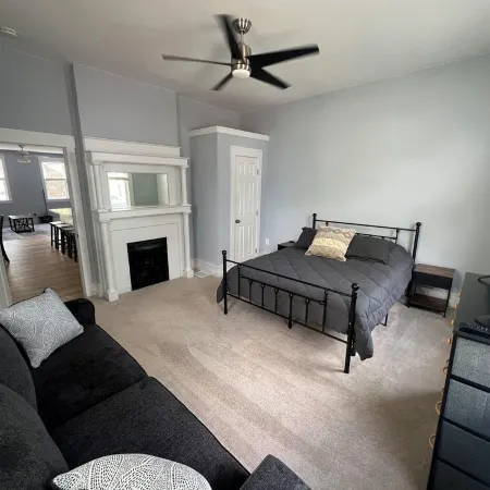 Central Home 3min to downtown + private parking + 10% off Ark, Aquarium, and Zoo