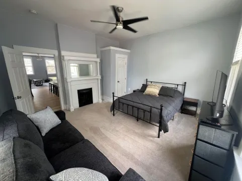 Central Home 3min to downtown + private parking + 10% off Ark, Aquarium, and Zoo