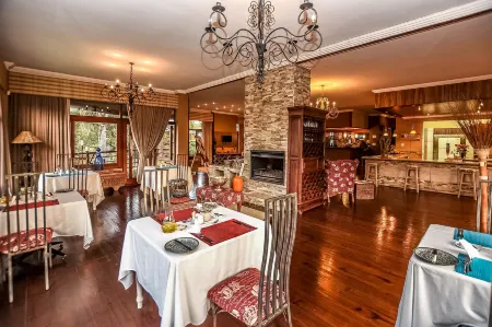 Bambuu Lakeside Lodge Отели рядом с достопримечательностью «Beach Island, Graskop»