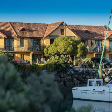 Harbourside Lodge