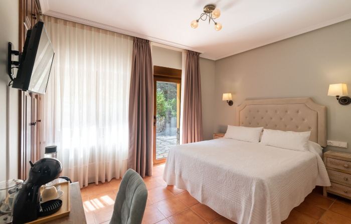 Hotel Restaurante la Casa de Juansabeli
