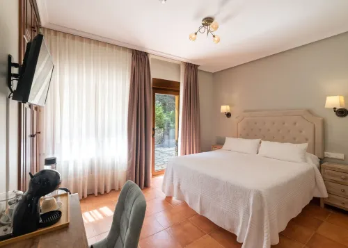 Hotel Restaurante la Casa de Juansabeli
