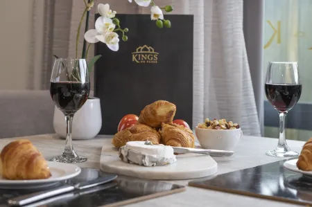 Kings on Peace Отели рядом с достопримечательностью «Fancy Meow Cat Cafe»