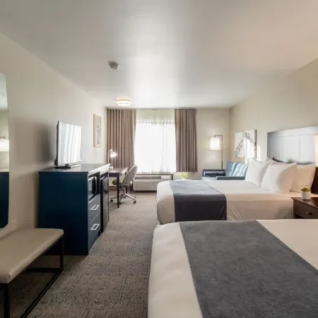 Oxford Suites Portland - Jantzen Beach