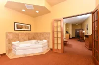 AmericInn by Wyndham Fargo Medical Center - Bathtub