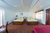 Royal Elmount Hotel Hoteles en Elmina