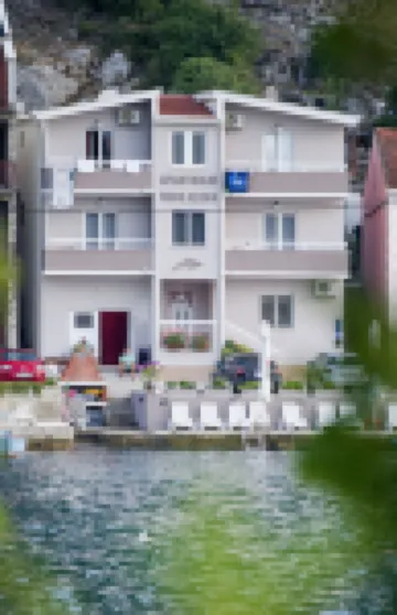 Apartments Tiho & Jelena