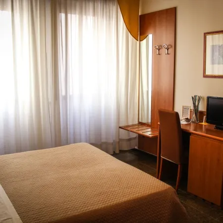 Hotel Centrale Отели в г. Эсте