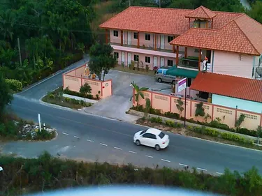 รูปภาพของวัฒนะฮิลล์รีสอร์ทสัตหีบ