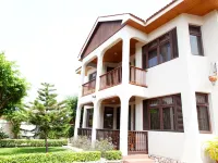 Mahogany Lodge, Cantonments Hotels near Labadi
