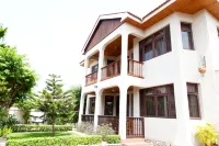 Mahogany Lodge, Cantonments Отели в г. 