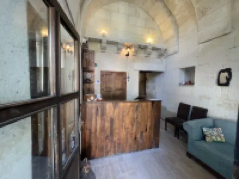 El Puente Cave Hotel