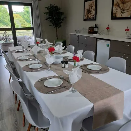 Dunton Guest House Отели рядом с достопримечательностью «Ривония»