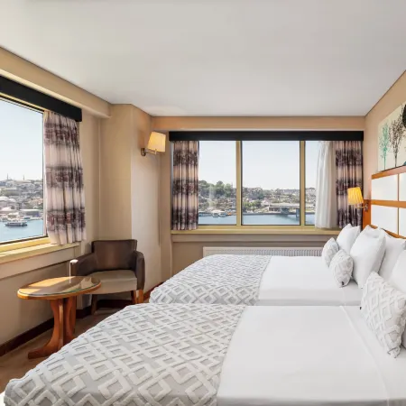 Istanbul Golden City Hotel Отели рядом с достопримечательностью «Мост Ататюрка»