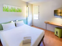 Ibis Budget Bollene Hotels in Bollène