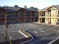 Vedder River Inn - parking
