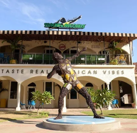 Nianna Coral Bay Splendid Townhouse- 4 Отели в г. Монтего-Бей