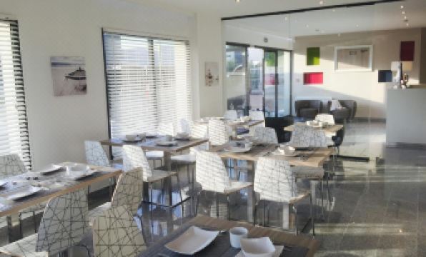 Glassy Hotel, the Originals City, Marne-la-Vallée Est, Meaux