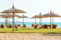 Coral Sea Beach and Aqua Park - de playa