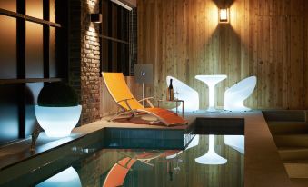 The Classic Hotel by hotelone