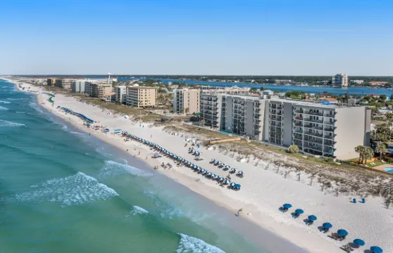 伊克斯島追尋度假公寓