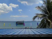 Blue Rock Resort - Beach