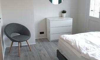 Post-Plaza Guesthouse