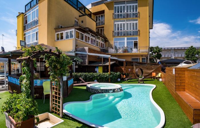 Hotel Estate
