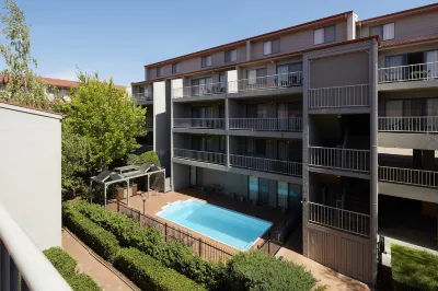 Pinnacle Apartments فنادق في 