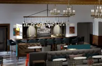 Hotel Saranac, Curio Collection by Hilton - bar