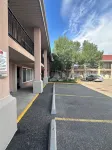 Econo Lodge Inn & Suites
