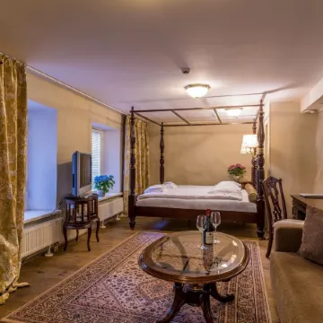 CRU Hotel