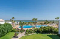 Golden Club Cabanas - Beach