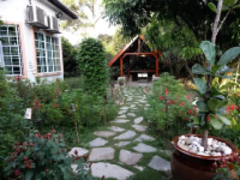 Villa Solihin Hotels near Sungai Buloh